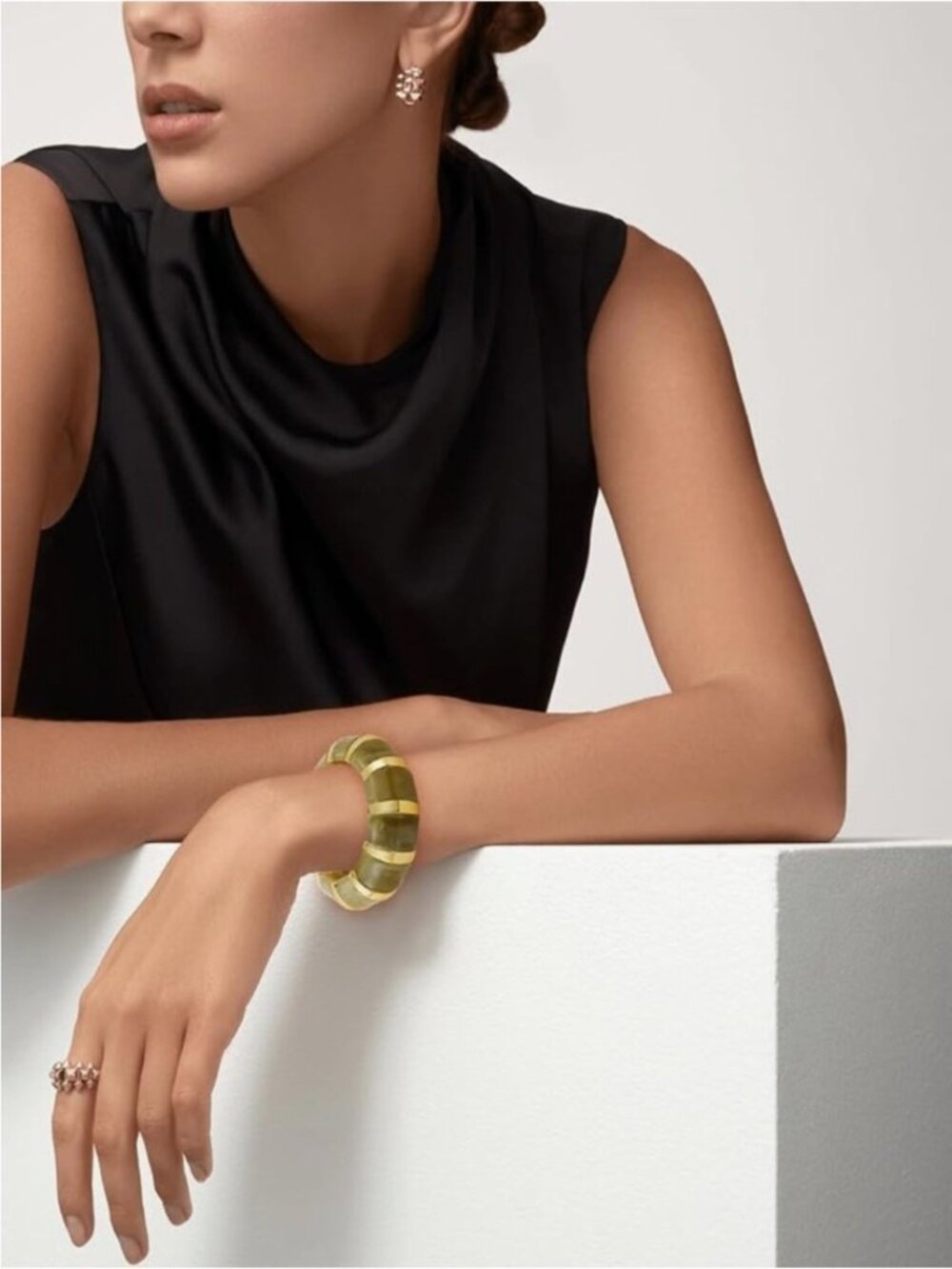 Chunky Emerald Glow Stack Bangle - Picture 3 of 6